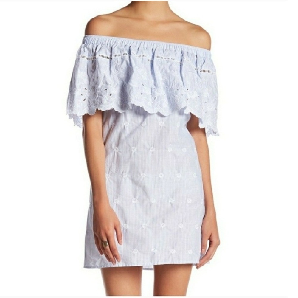Romeo + Juliet Couture Embroidered Off-Shoulder Cotton Top – Blue Striped XL